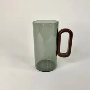 لیوان پیرکس دسته چوبی دودی