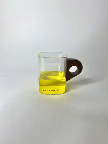 لیوان متوسط دسته چوبی لیوان متوسط دسته چوبی