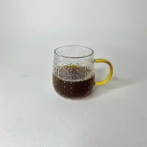 لیوان پیرکس گندمی دسته طلایی