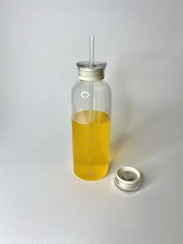 بطری آب مدرج نی دار بطری آب مدرج نی دار
