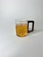 لیوان پیرکس دسته چوبی گرد شفاف برفی