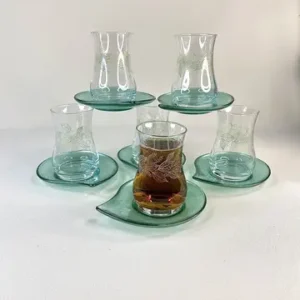 استکان کمر باریک گلدار با نعلبکی سبز